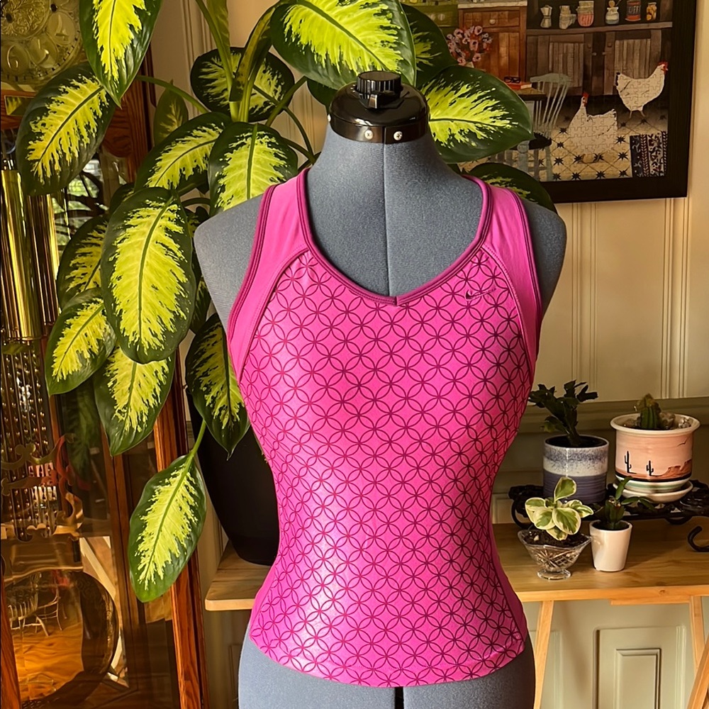 Nike FITDRY Fushia Geometric Tank Top